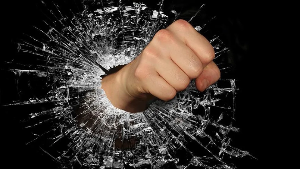 Dünya Daha Öfkeli Değil, Daha Kaygılı