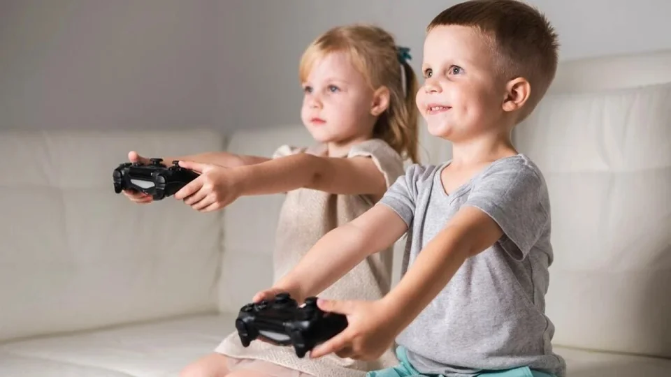 Ekran ba��nda ge�en s�re �ocuklar�n motor geli�imini yava�lat�yor