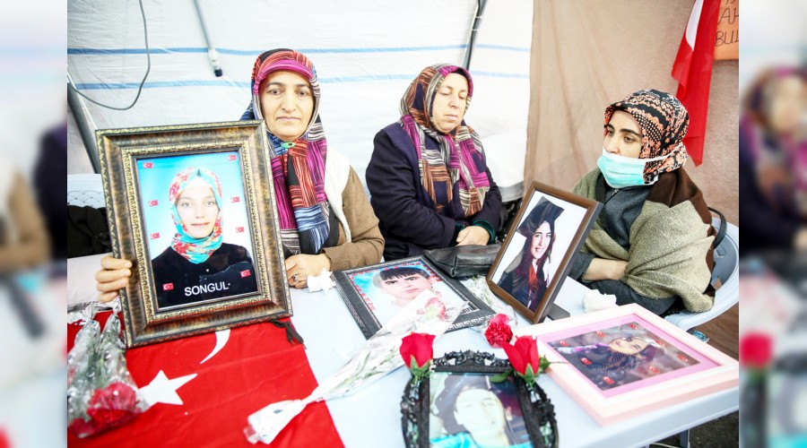 Evlat nöbetine devam