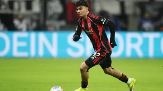 Frankfurt'tan Galatasaray'a Can Uzun cevab�