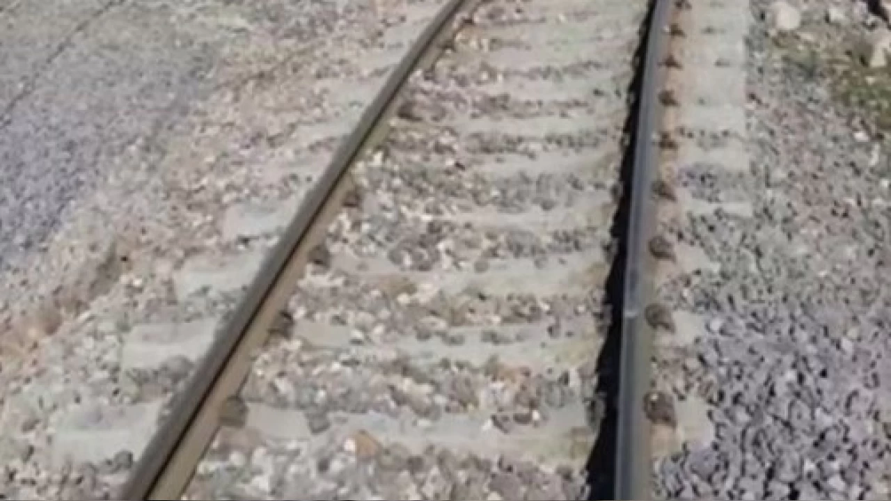 Gaziantep'te tren raylarını çalmaya çalıştılar