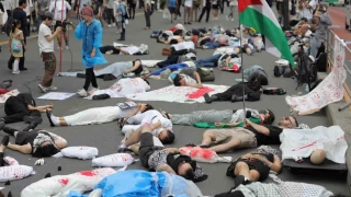 Gazze'de yaşanan insanlık dramı Tokyo'nun kalbinde canlandırıldı