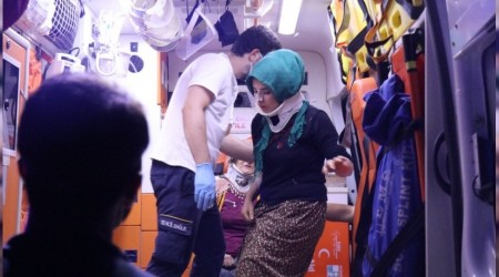 İşçileri taşıyan traktör devrildi: 21 yaralı