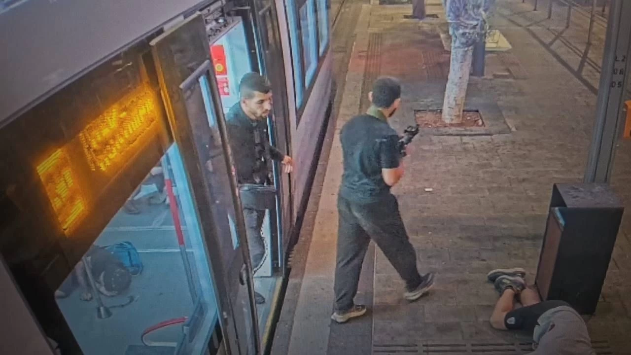İsrail'de metro istasyonuna silahlı saldırı