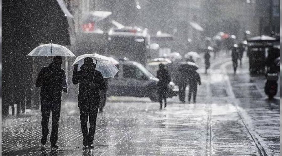 İstanbul'da sağanak yağış etkili oldu