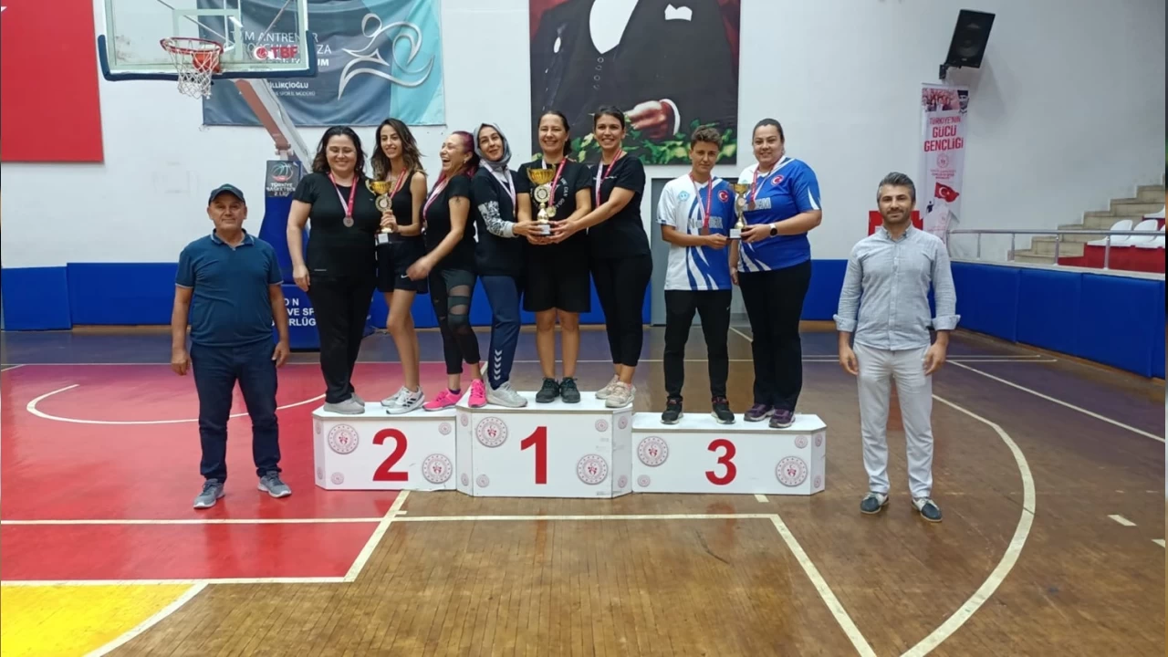 Kamu spor oyunlarında masa tenisi heyecanı