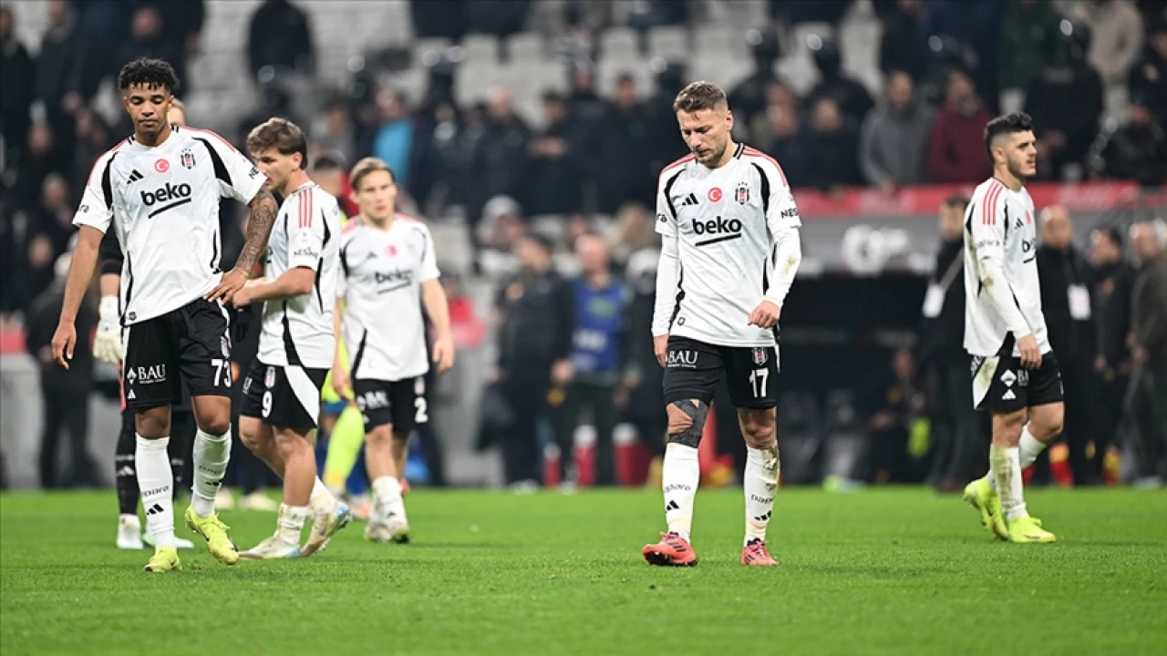 Kaos i�indeki Kartal ��k�� ar�yor