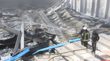 Karaman'da köpük ve plastik fabrikasında çıkan yangın söndürüldü