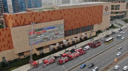 Maltepe'de AVM'de çıkan yangın paniğe neden oldu