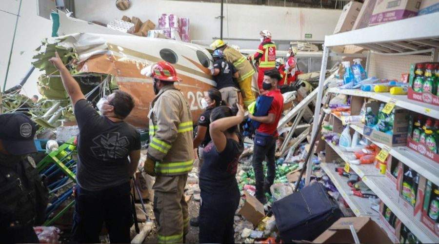 Meksika'da uçak süpermarketin üzerine düştü: 3 ölü, 5 yaralı