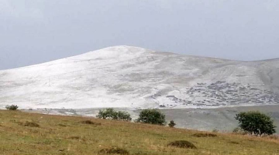 Posof yaylalar� dolu ya���� ile beyaza b�r�nd�