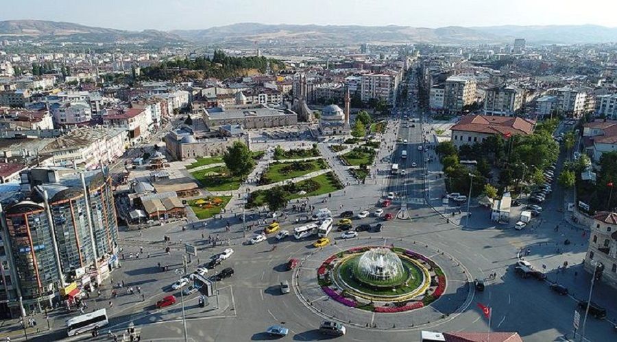 Sivas Merkez'de mahkemeden sat�l�k arsa