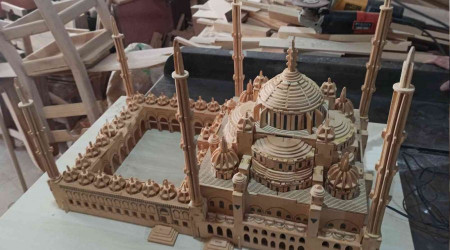 Sultanahmet Camii'nin ahşap maketini yaptı