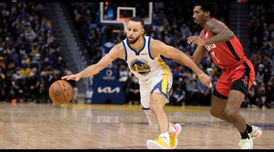 Warriors, Curry'nin son saniye basketiyle kazandı