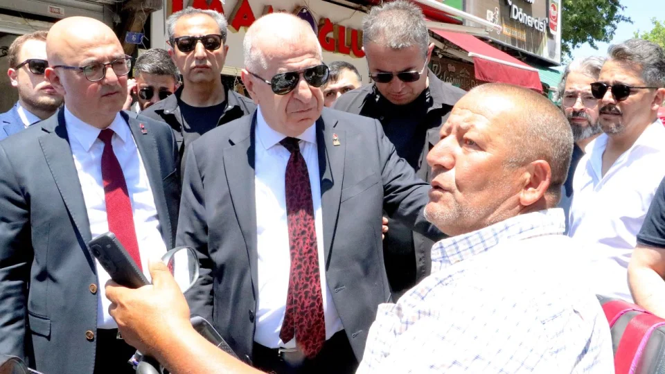 Zafer Partisi Genel Ba�kan� �zda�, Kayseri'de ziyaretlerde bulundu