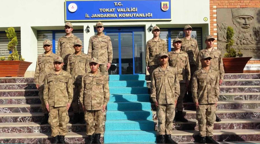 6 İkiz Mehmetçik görenleri şaşırtıyor