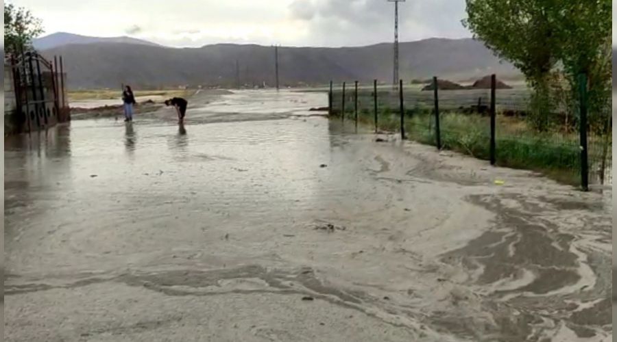 A�r�'da sa�anak ya��� sele neden oldu