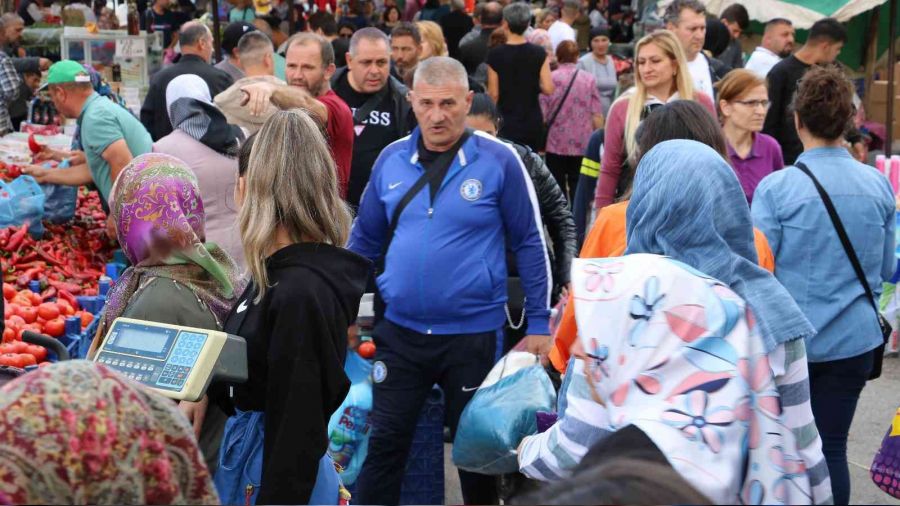 Bulgarlar bu kez Edirne'ye kışlık alışverişi için akın ediyor