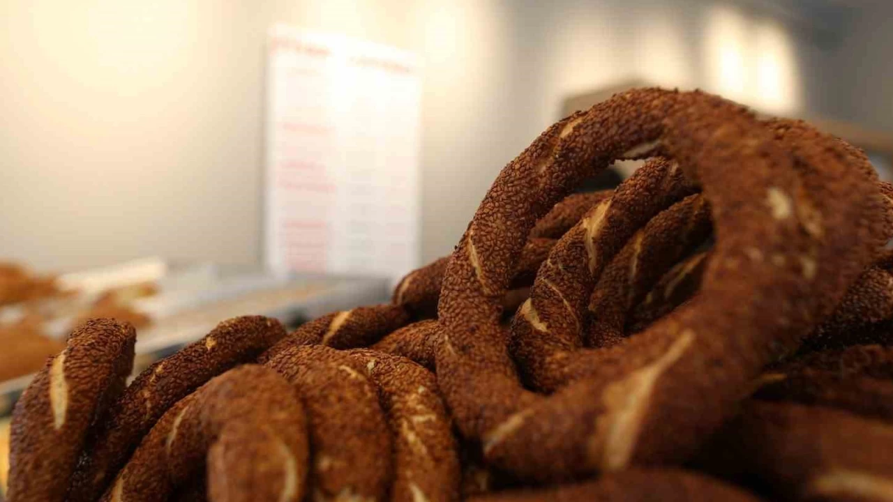 Bursa'da 100 gram simit 12,5 lira oldu