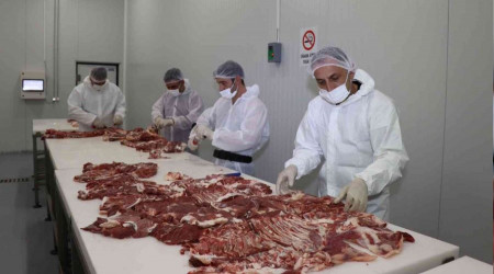 Cağ kebap fabrikası seri üretim yapıyor