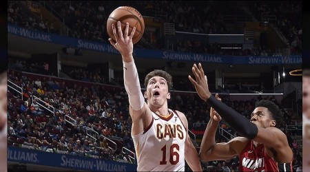 Cedi Osman uçuşa geçti