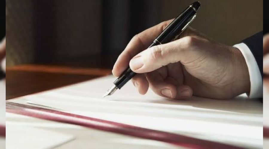 D��i�leri Bakan� g�revinden istifa etti