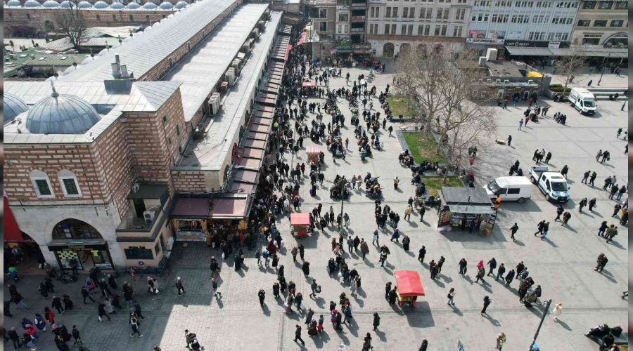 Eminönü'nde Ramazan yoğunluğu