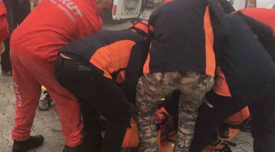 Fethiye'de kayal�klara d��en Rus para��t�� kurtar�ld�