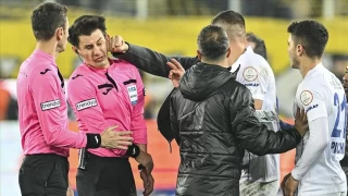 FIFA hakemlere sahip çıktı