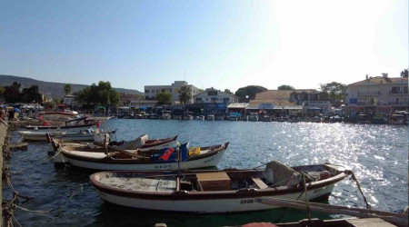 Foça'da kıyı balıkçılığı yapılabilecek bölgeler azaldı