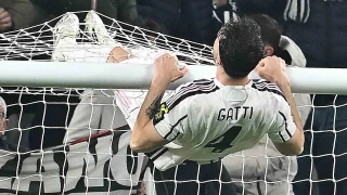 Galatasaray ipten d�nd�