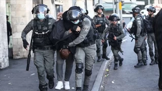 İsrail, Batı Şeria'da biri çocuk 25 Filistinliyi gözaltına aldı