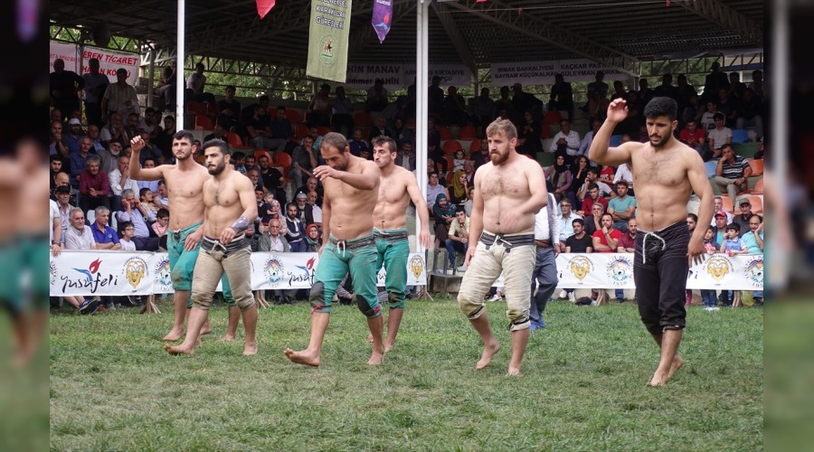Karadeniz'in kadim güreş merkezi "Yusufeli"
