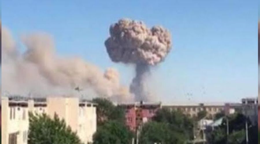 Kazakistan'da askeri m�himmat deposu patlad�