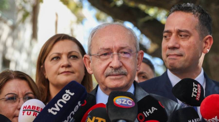 Kılıçdaroğlu, CHP'nin anayasa taslağını TBMM Başkanı Kurtulmuş'a sundu