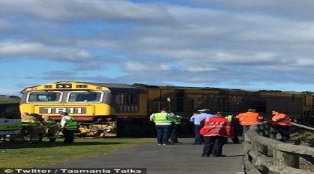 Kontrolden kan insansz tren raydan kartlarak durdurulabildi