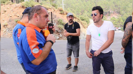 Kyceiz'de orman yangn byd, 3 kii mahsur kald