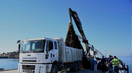 Kuşadası Körfezi'nden 40 metre 'Hayalet Ağ' çıkartıldı