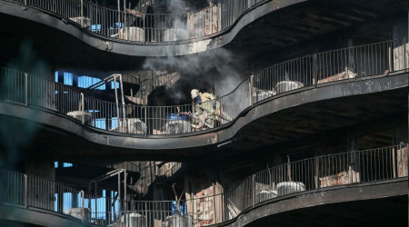 Lüks siteyi saran alevler kontrol altına alındı