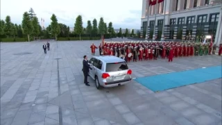 Macron centilmenlik yapmaya kalktı