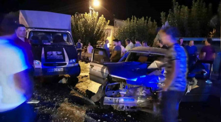 Manisa'da 3 araç birbirine girdi: 1'i çocuk 4 yaralı