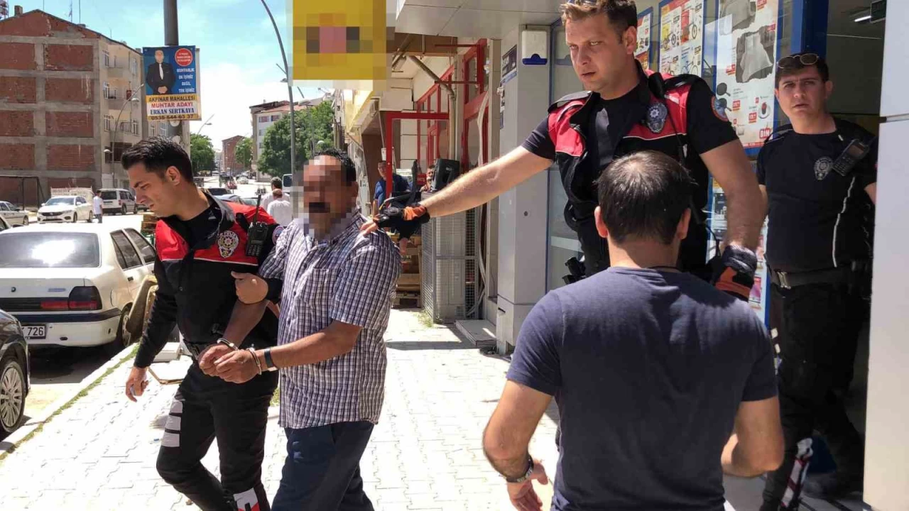 Market i�erisindeki tart��ma silahl� kavgaya d�n��t�: 3 yaral�