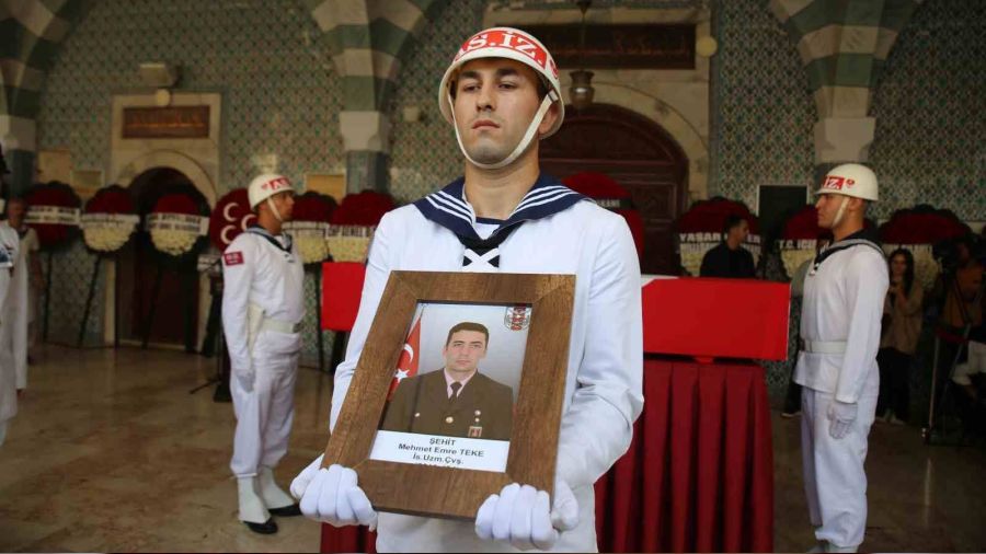 Mersin şehidini uğurladı