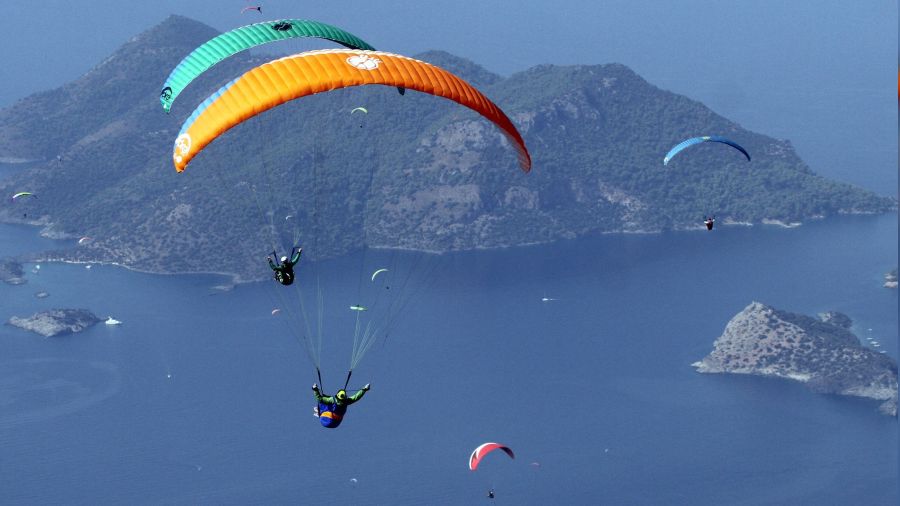 Muğla'da ABD'li yamaç paraşütü pilotu öldü
