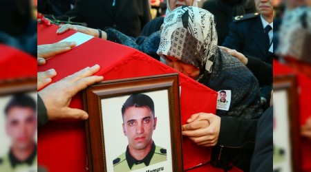 Şehit polise gözü yaşlı veda