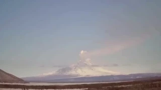 �ivelu� Yanarda�� 11 kilometre y�ksekli�e k�l p�sk�rtt�