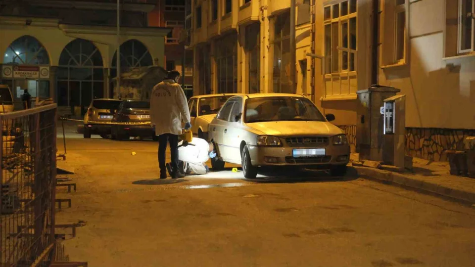 Sokak ortas�nda t�fekle rastgele ate� a��ld�