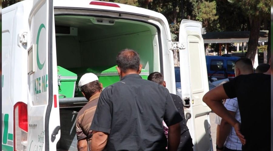 Trakt�r�n alt�nda kalan gen� hayat�n� kaybetti