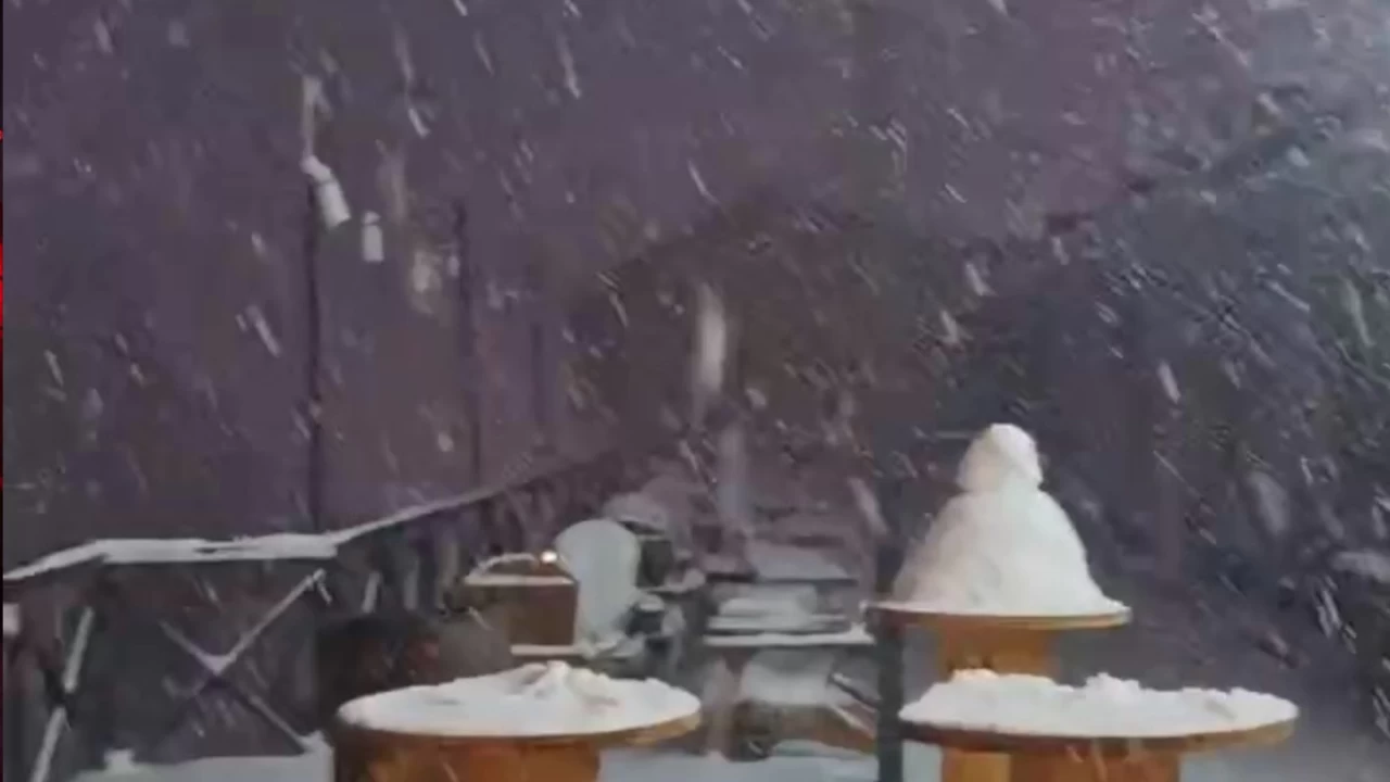 Uludağ'da kar yağışı başladı