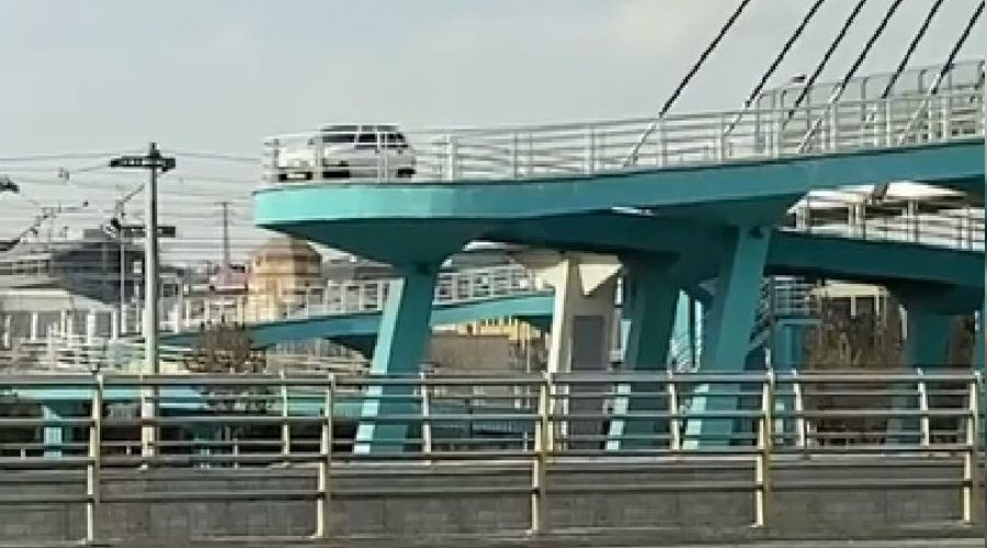 Yaya k�pr�s�nden ge�meye �al��an s�r�c�ye ceza